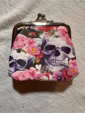 ⭐️ Floral Skull Kiss-Lock Coin Purse - Pink